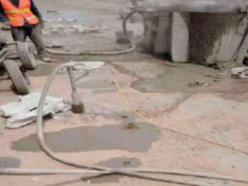 迎江水泥混凝土路面板底注浆技术 路面脱空注浆整治方案